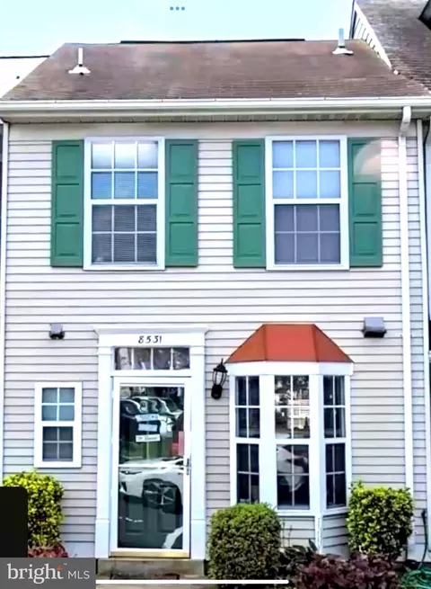 8531 Southlawn Ct, Alexandria, VA 22309