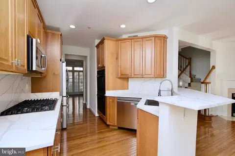 7404 Seneca Ridge Dr, Mclean, VA 22102 photo 9