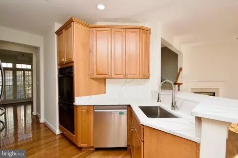 7404 Seneca Ridge Dr, Mclean, VA 22102 photo 11