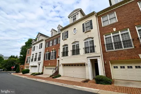7404 Seneca Ridge Dr, Mclean, VA 22102 photo 2