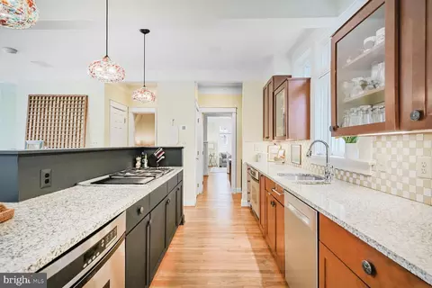Kitchen - 2012 Rockingham St, Mclean, VA 22101 photo 2 of 3