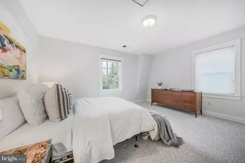 Bedroom - 2012 Rockingham St, Mclean, VA 22101 photo 5 of 6
