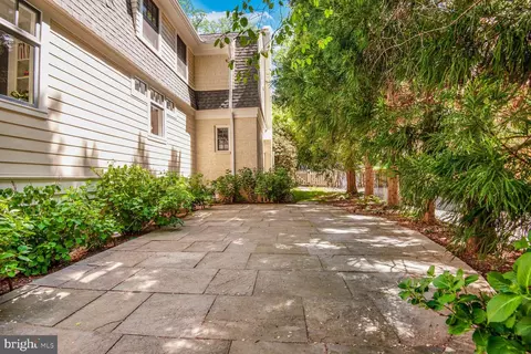 Exterior - 2012 Rockingham St, Mclean, VA 22101 photo 11 of 13