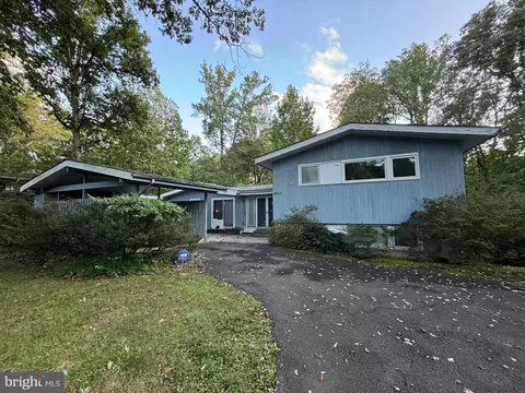 9313 Coronado Ter, Fairfax, VA 22031
