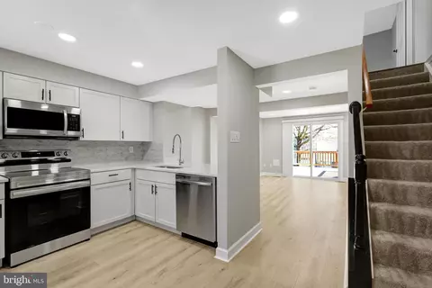 8414 Red Eagle Ct, Lorton, VA 22079 photo 5