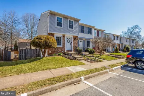 8414 Red Eagle Ct, Lorton, VA 22079 photo 2