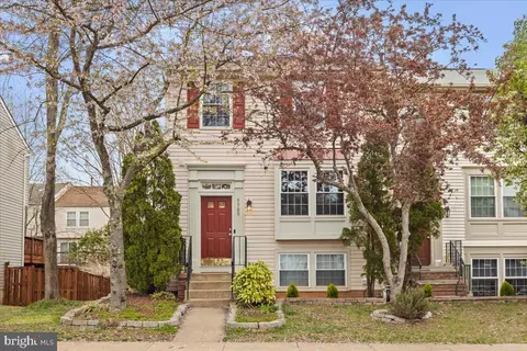 5709 Croatan Ct, Centreville, VA 20120