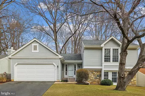 10922 Adare Dr, Fairfax, VA 22032