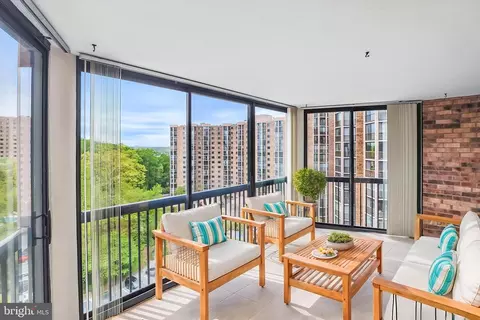 5904 Mount Eagle Dr #1109, Alexandria, VA 22303