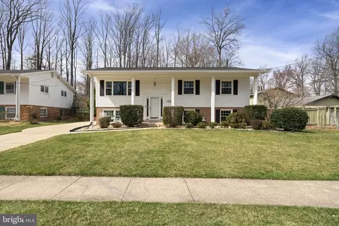 5008 Fleming Dr, Annandale, VA 22003
