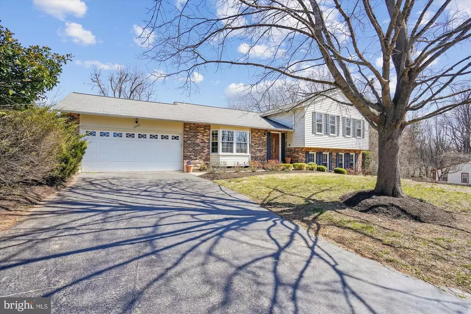 Exterior - 10525 Brevity Dr, Great Falls, VA 22066 photo 1 of 11