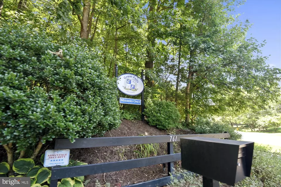 View/Area - 10525 Brevity Dr, Great Falls, VA 22066 photo 4 of 4