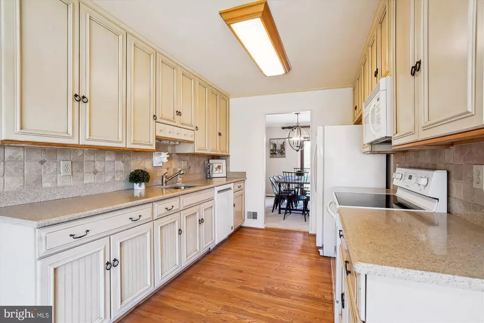 Kitchen - 10525 Brevity Dr, Great Falls, VA 22066 photo 3 of 3