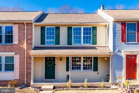 1124 Floyd Pl, Herndon, VA 20170