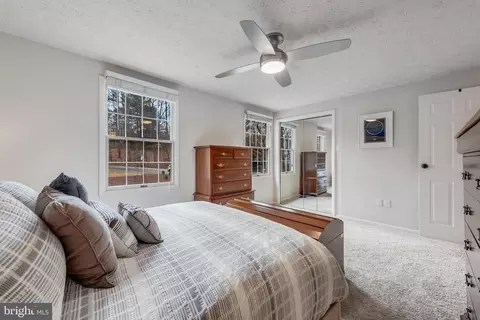 10902 Barton Hill Ct, Reston, VA 20191 photo 18