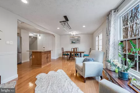 10902 Barton Hill Ct, Reston, VA 20191 photo 13
