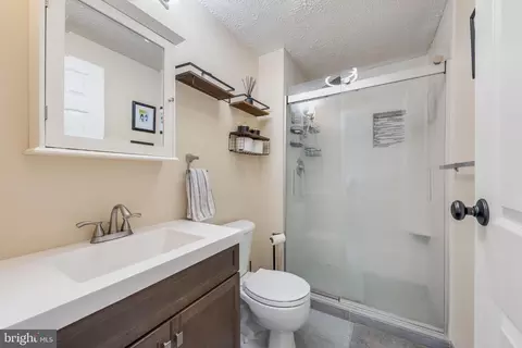 10902 Barton Hill Ct, Reston, VA 20191 photo 19