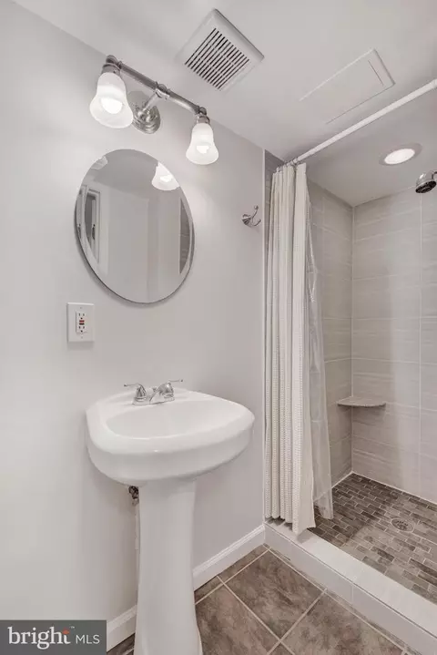 10902 Barton Hill Ct, Reston, VA 20191 photo 26
