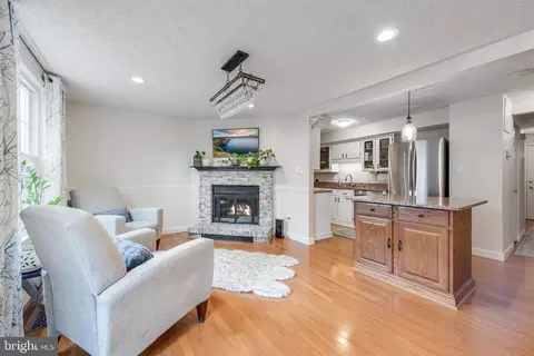 10902 Barton Hill Ct, Reston, VA 20191 photo 14