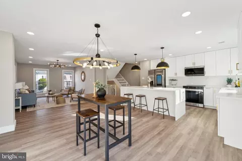 5425 Helm Ct, Fairfax, VA 22032