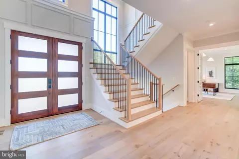 Entry Way - 1806 Dumbarton St, Mclean, VA 22101 photo 3 of 10