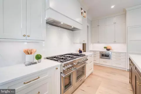 Kitchen - 1806 Dumbarton St, Mclean, VA 22101 photo 5 of 8