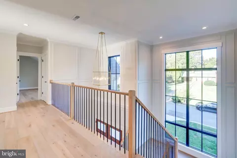 Entry Way - 1806 Dumbarton St, Mclean, VA 22101 photo 8 of 10