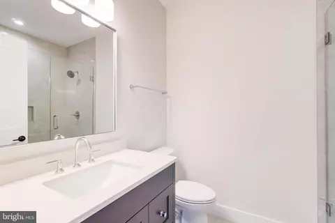Bath - 1806 Dumbarton St, Mclean, VA 22101 photo 8 of 8