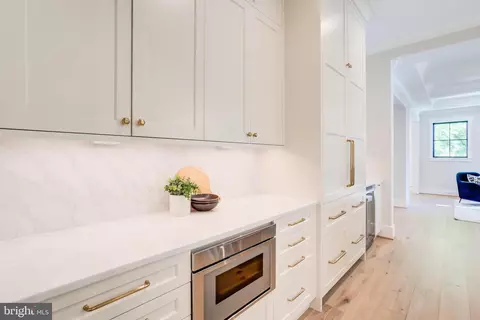 Kitchen - 1806 Dumbarton St, Mclean, VA 22101 photo 6 of 8