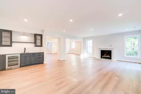 Living - 1806 Dumbarton St, Mclean, VA 22101 photo 6 of 6