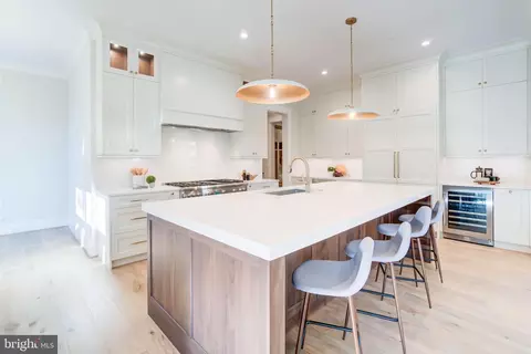 Kitchen - 1806 Dumbarton St, Mclean, VA 22101 photo 3 of 8
