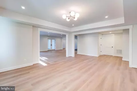 Living - 1806 Dumbarton St, Mclean, VA 22101 photo 4 of 6