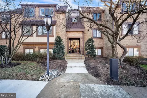 1670 Parkcrest Cir #3B/200, Reston, VA 20190