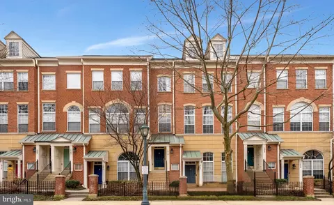 1940 Crescent Park Dr #26B, Reston, VA 20190