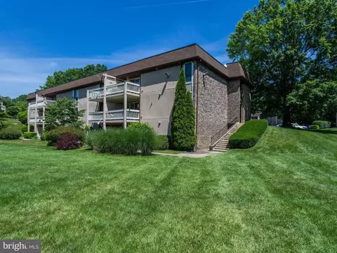 5803 Royal Ridge Dr #N, Springfield, VA 22152