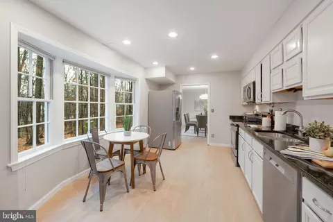 2401 Bugle Ln, Reston, VA 20191 photo 9