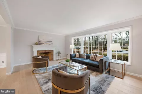 2401 Bugle Ln, Reston, VA 20191 photo 3