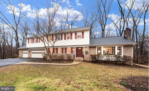 2401 Bugle Ln, Reston, VA 20191