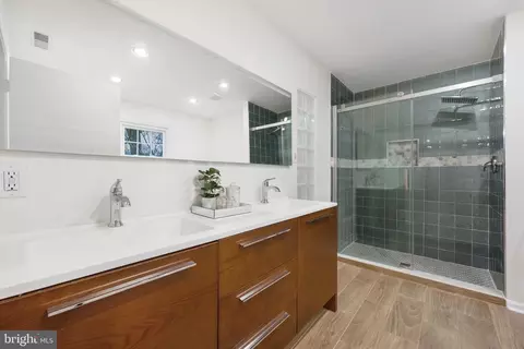 2401 Bugle Ln, Reston, VA 20191 photo 24