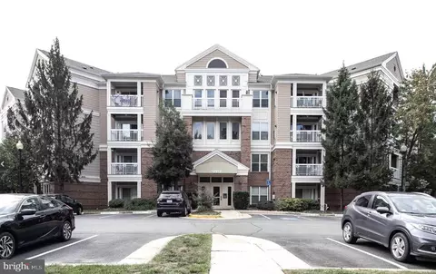12913 Alton Sq #315, Herndon, VA 20170
