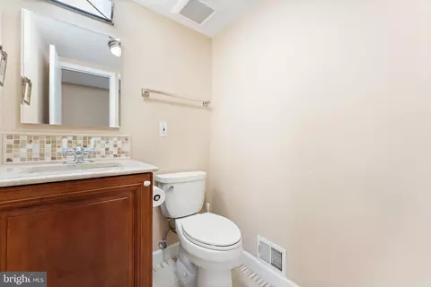 Bath - 8317 Mcneil St, Vienna, VA 22180 photo 5 of 5