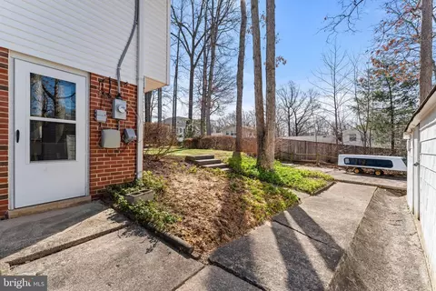 Exterior - 8317 Mcneil St, Vienna, VA 22180 photo 7 of 13