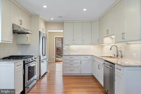 Kitchen - 8317 Mcneil St, Vienna, VA 22180 photo 10 of 13