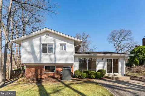 Exterior - 8317 Mcneil St, Vienna, VA 22180 photo 10 of 13