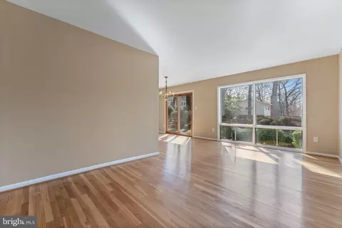 Living - 8317 Mcneil St, Vienna, VA 22180 photo 3 of 8