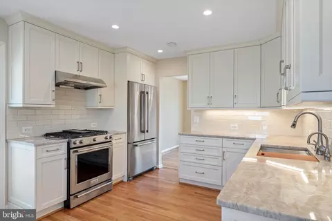 Kitchen - 8317 Mcneil St, Vienna, VA 22180 photo 3 of 13