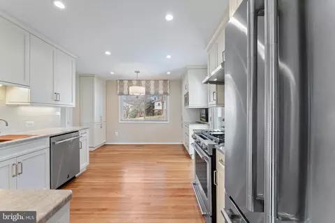 Kitchen - 8317 Mcneil St, Vienna, VA 22180 photo 6 of 13