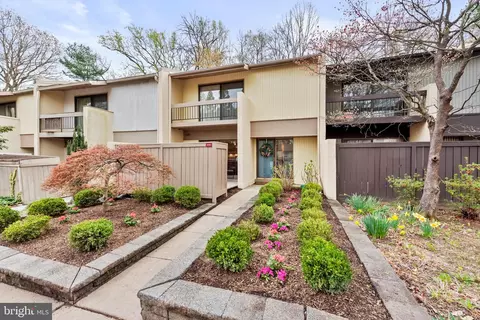11711 Newbridge Ct, Reston, VA 20191