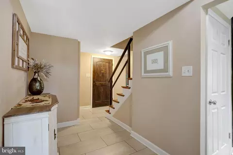 Entry Way - 6439 Bowie Dr, Springfield, VA 22150 photo 2 of 4