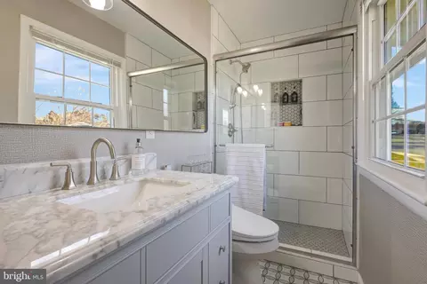 Bath - 6439 Bowie Dr, Springfield, VA 22150 photo 3 of 3
